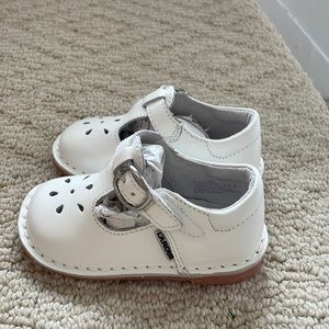 Never worn L’Amour White toddler girl shoes